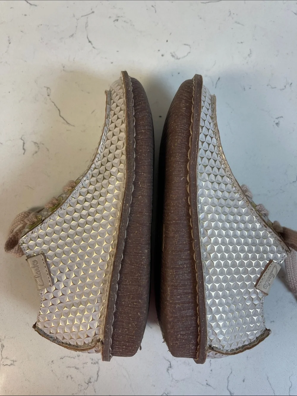 Clarks Funny Dream Women's Oxford Lace Up Size 6 White / Gold